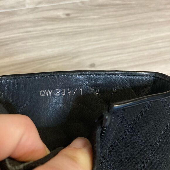 Stuart Weitzman Size 8 Backer Quilted Aquatex Ankle Boots EUC - Picture 6 of 8